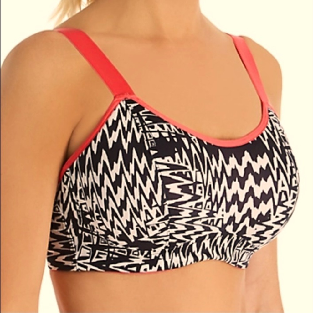 Pour Moi Energy Lightly Padded Convertible Underwire Sports Bra